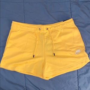 Nike Essential French Terry Shorts